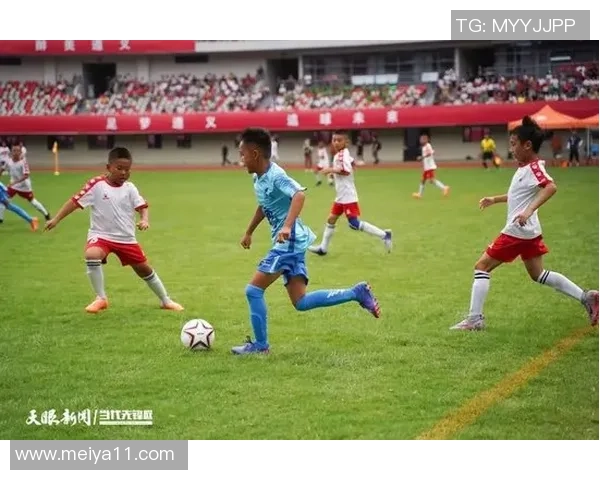 成都足球队在邀请赛中的灵活性表现分析与战术探讨