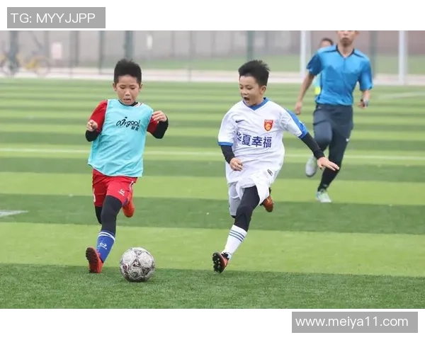 最近足球明星比赛表现排名分析与前景展望